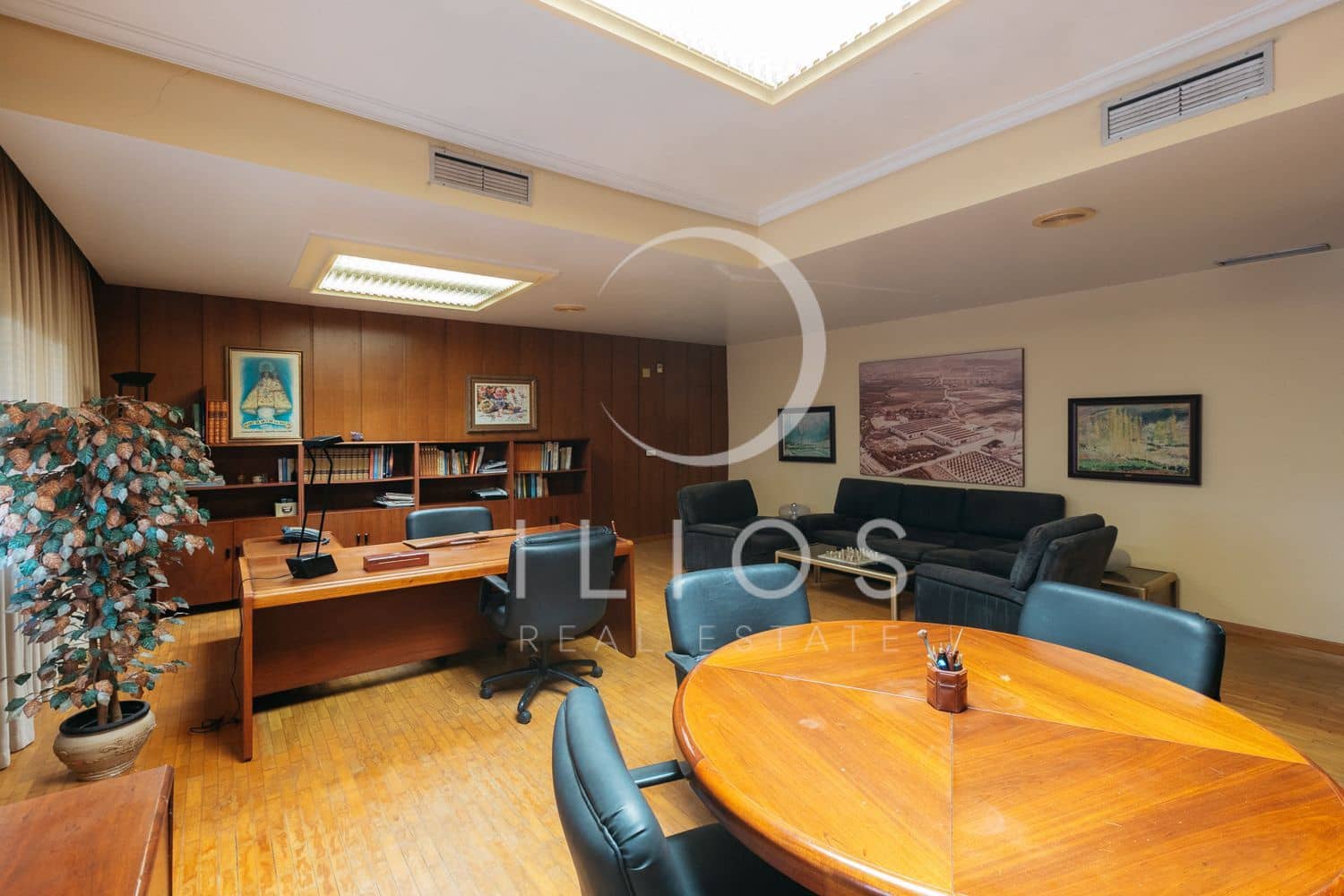 Kaupallinen myytävänä paikassa Vilamarxant / Villamarchante - 2 000 000 € (Ref: 9387662)