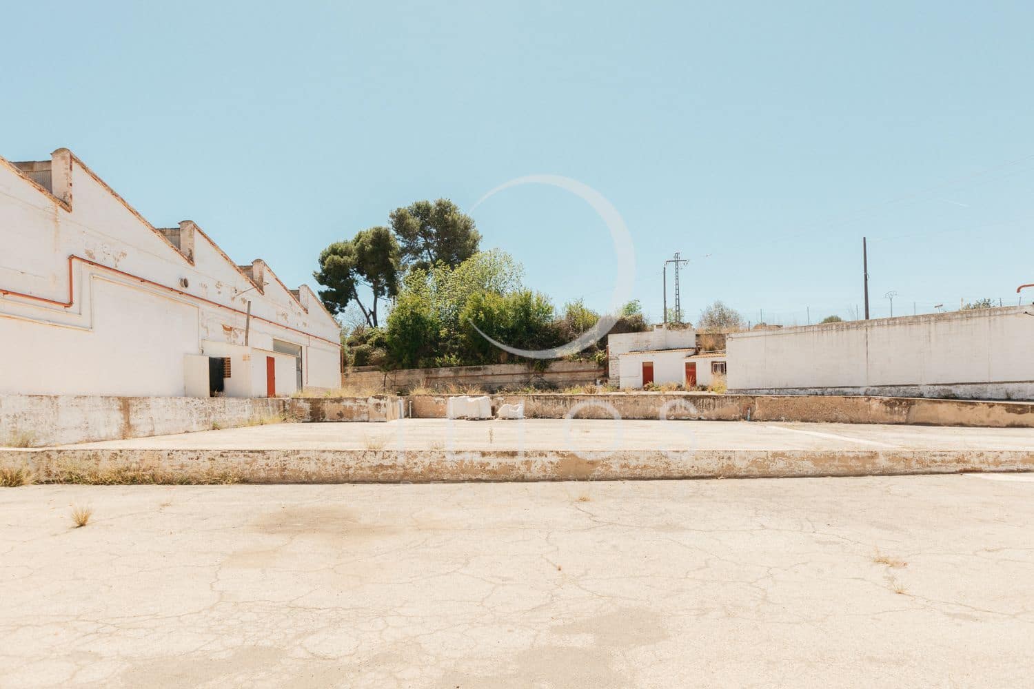 Kaupallinen myytävänä paikassa Vilamarxant / Villamarchante - 2 000 000 € (Ref: 9387662)