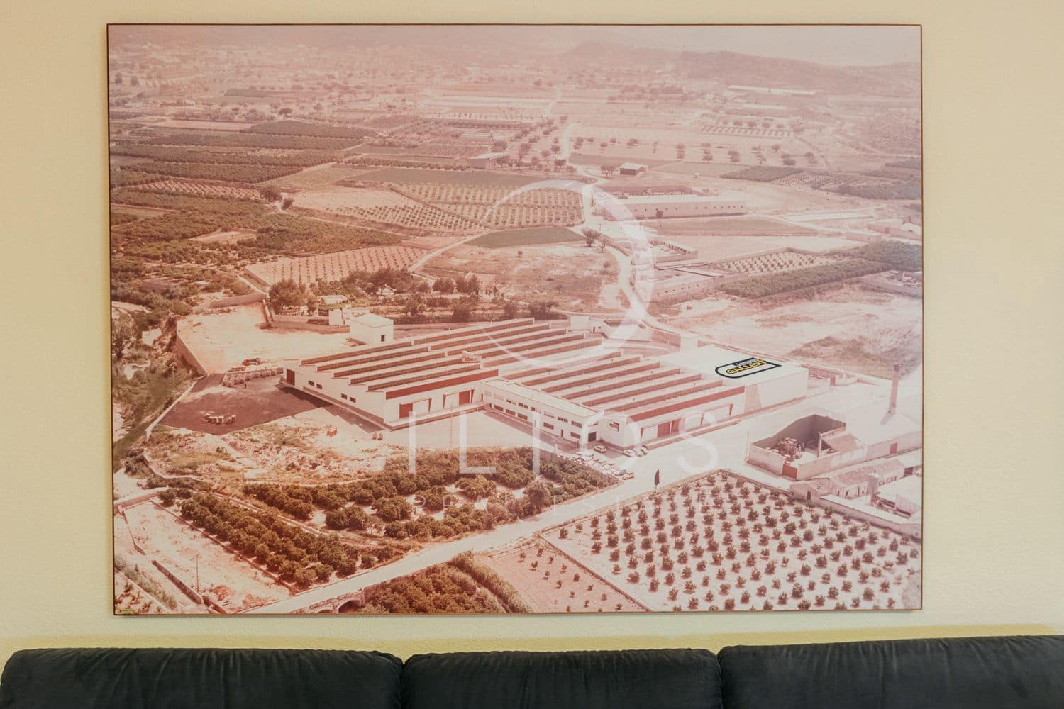 Kaupallinen myytävänä paikassa Vilamarxant / Villamarchante - 2 000 000 € (Ref: 9387662)