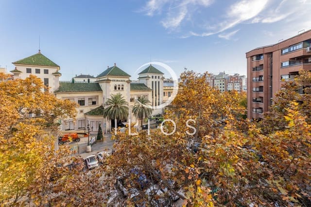 4 bedroom Apartment for sale in Arrancapins, Valencia city - € 425,000 (Ref: 9452752)