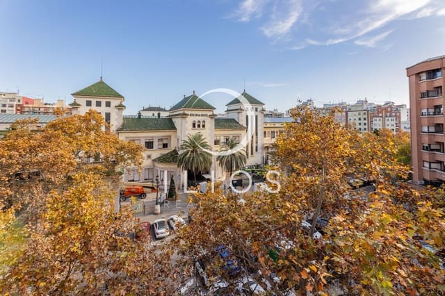 4 bedroom Apartment for sale in Arrancapins, Valencia city - € 425,000 (Ref: 9452752)