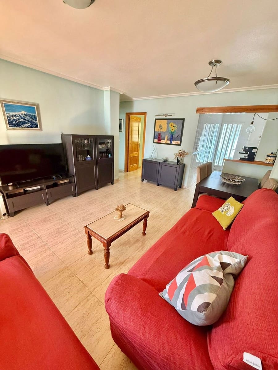 Adosado de 4 habitaciones en Pilar de la Horadada en venta - 254.000 € (Ref: 9468200)