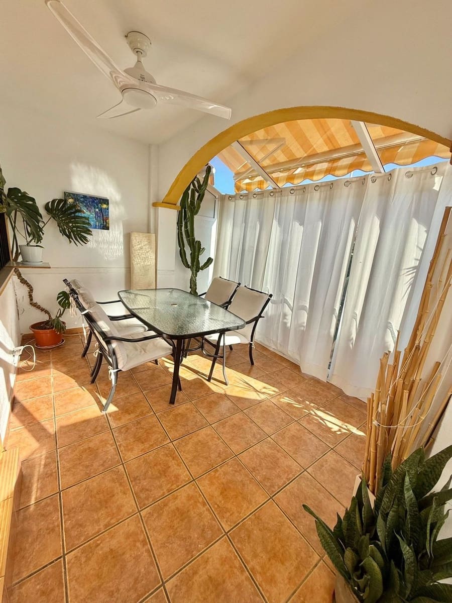 Adosado de 4 habitaciones en Pilar de la Horadada en venta - 254.000 € (Ref: 9468200)