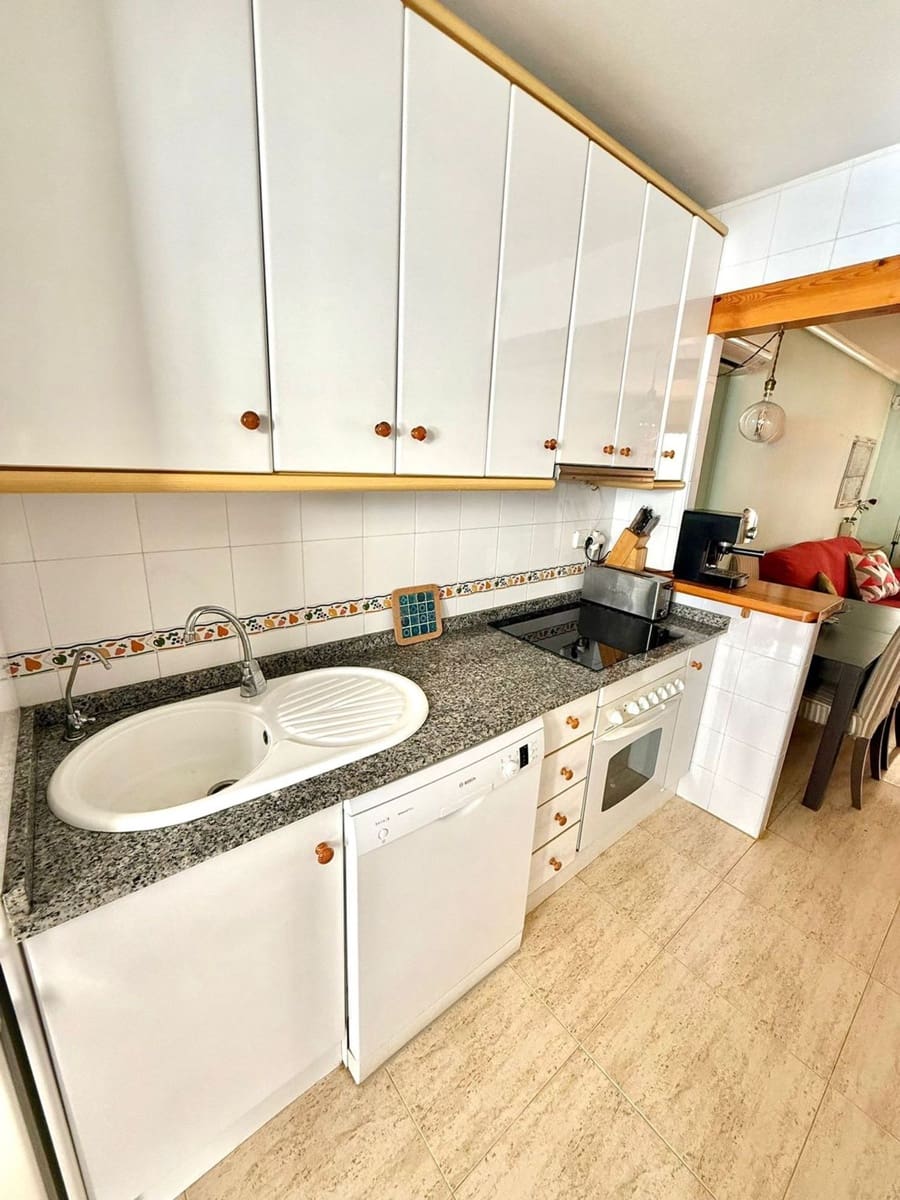 Adosado de 4 habitaciones en Pilar de la Horadada en venta - 254.000 € (Ref: 9468200)