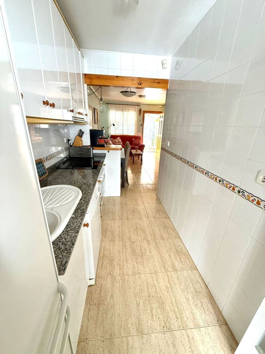 Adosado de 4 habitaciones en Pilar de la Horadada en venta - 254.000 € (Ref: 9468200)