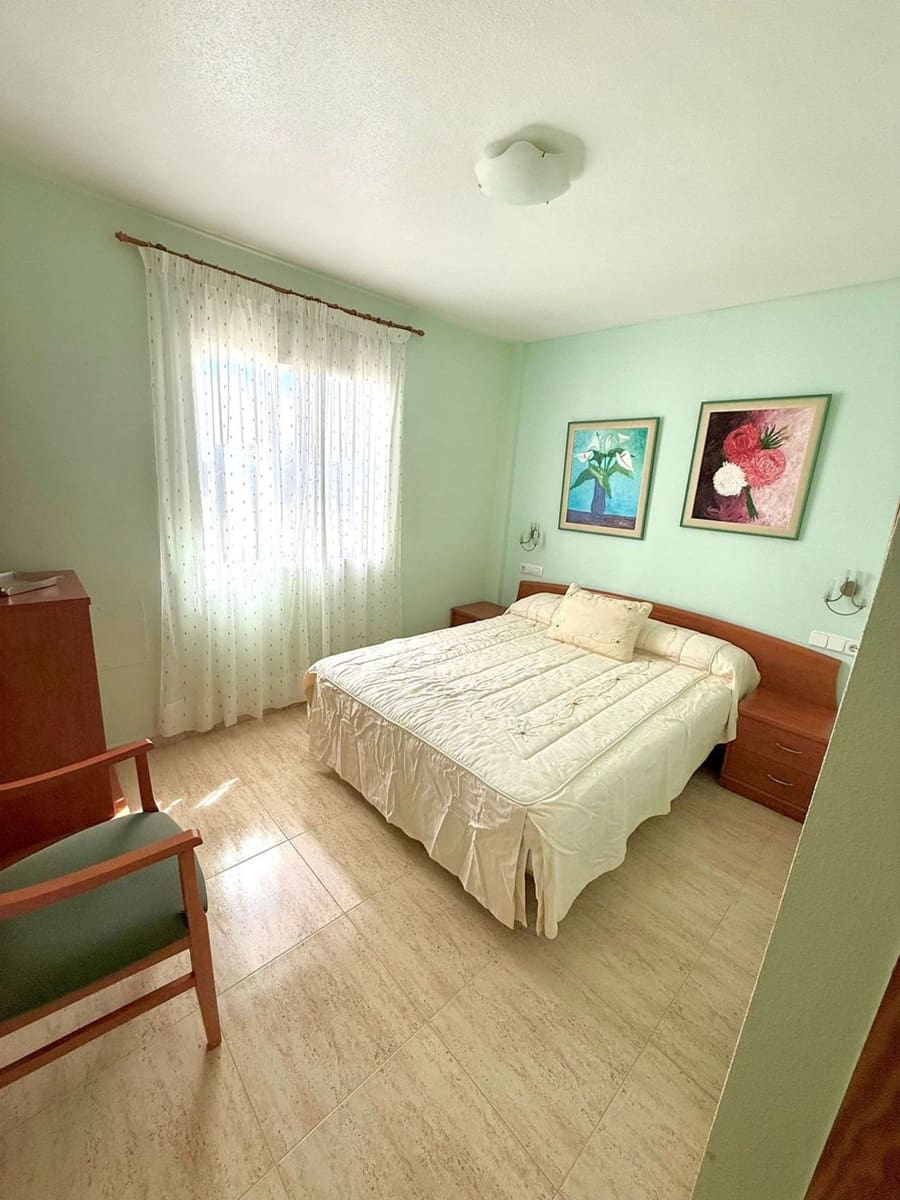 Adosado de 4 habitaciones en Pilar de la Horadada en venta - 254.000 € (Ref: 9468200)