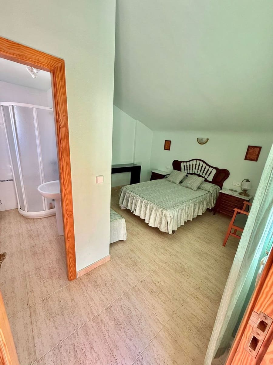 Adosado de 4 habitaciones en Pilar de la Horadada en venta - 254.000 € (Ref: 9468200)