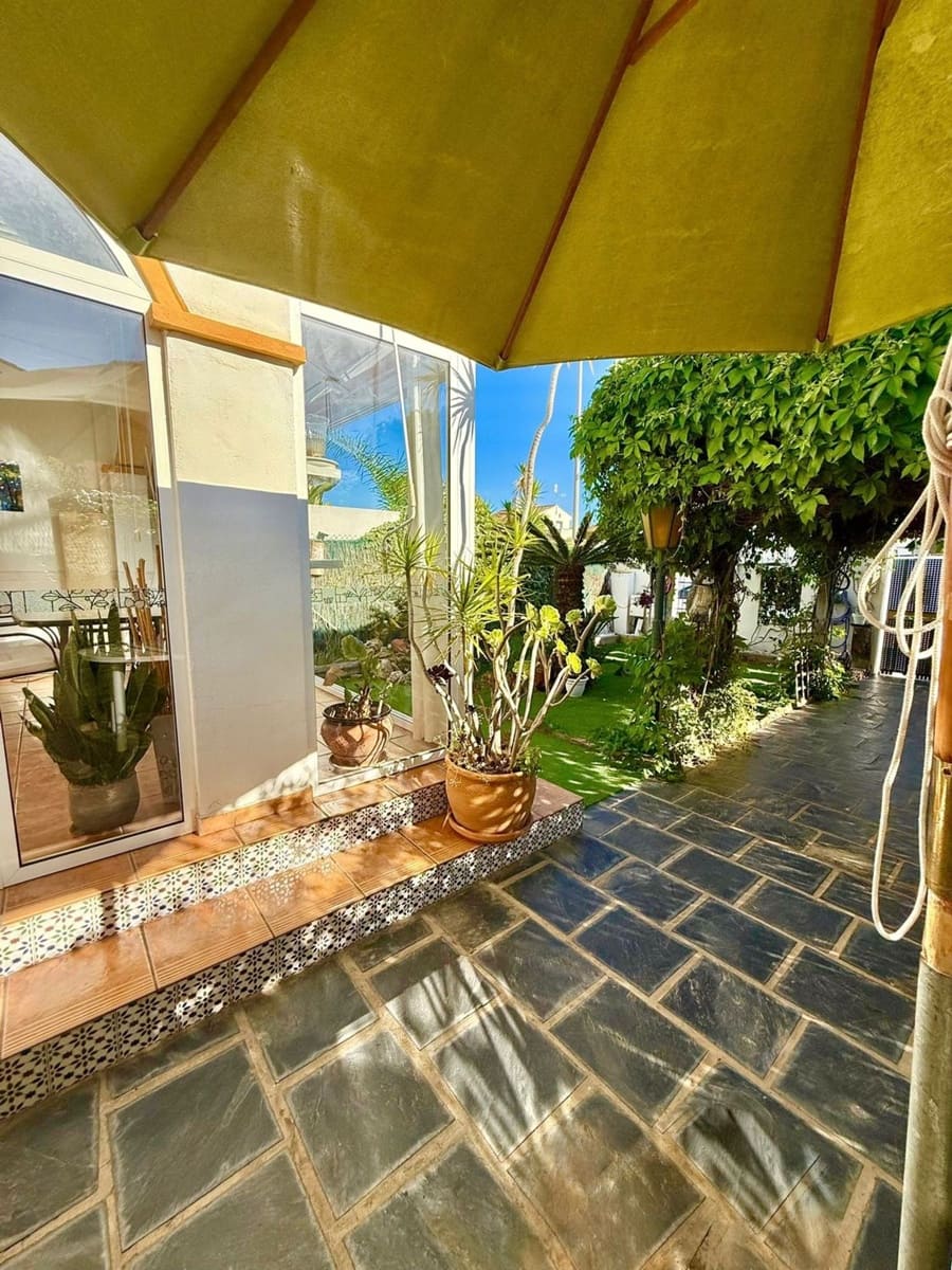 Adosado de 4 habitaciones en Pilar de la Horadada en venta - 254.000 € (Ref: 9468200)