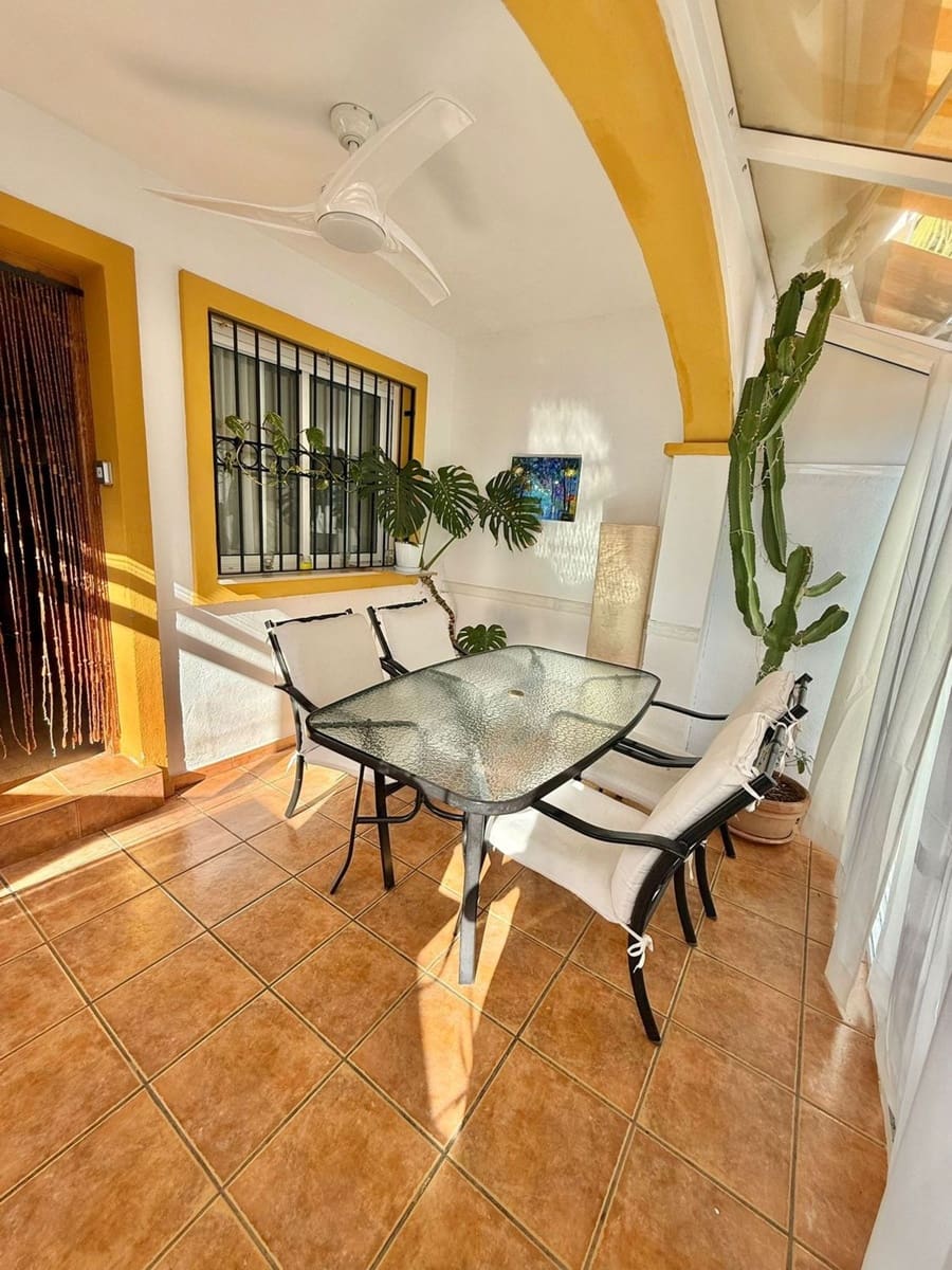 Adosado de 4 habitaciones en Pilar de la Horadada en venta - 254.000 € (Ref: 9468200)