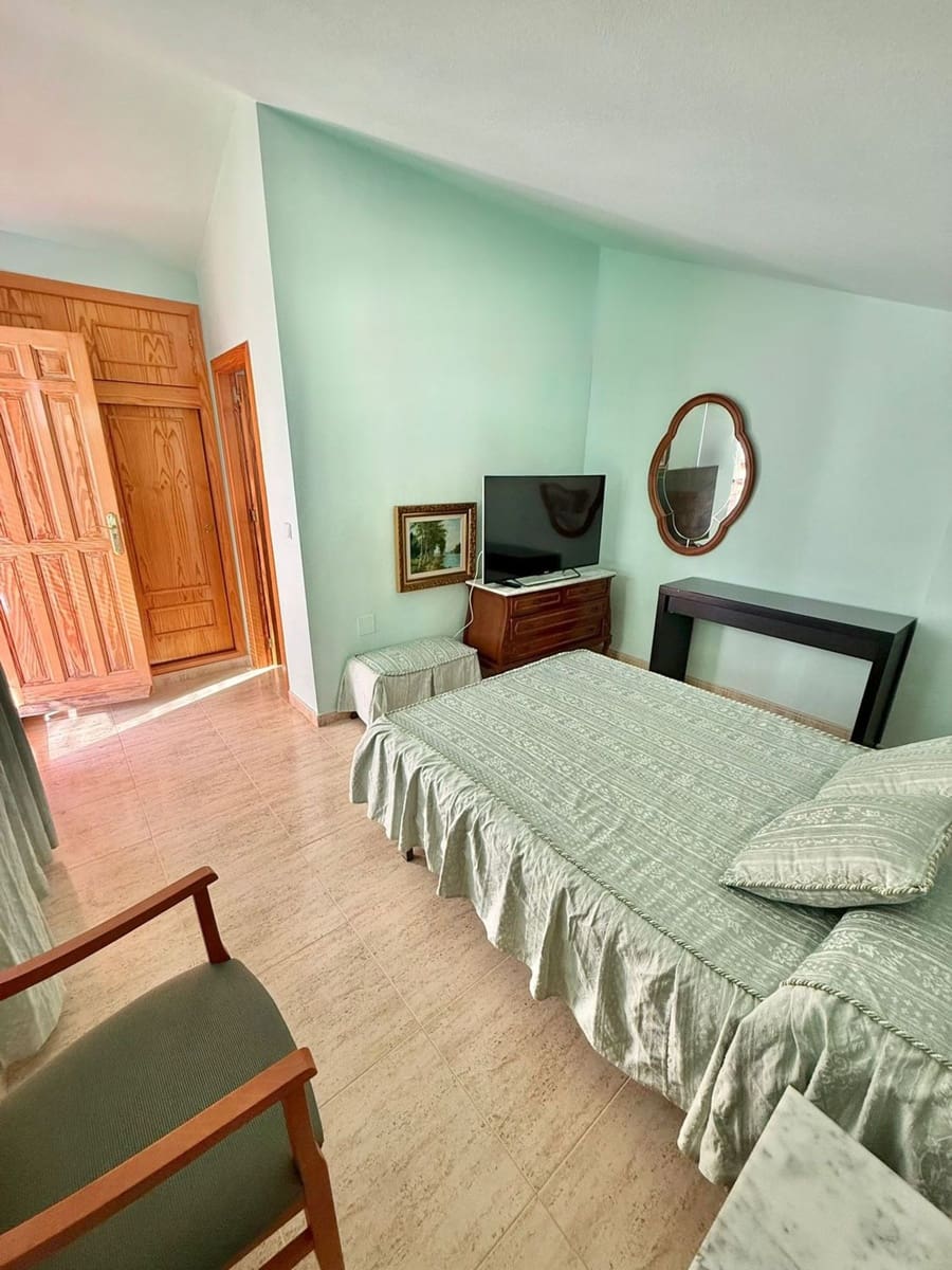 Adosado de 4 habitaciones en Pilar de la Horadada en venta - 254.000 € (Ref: 9468200)