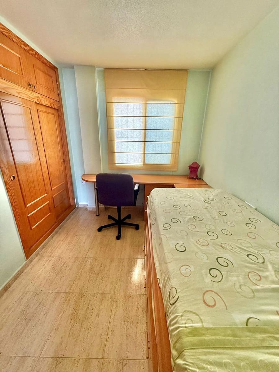 Adosado de 4 habitaciones en Pilar de la Horadada en venta - 254.000 € (Ref: 9468200)