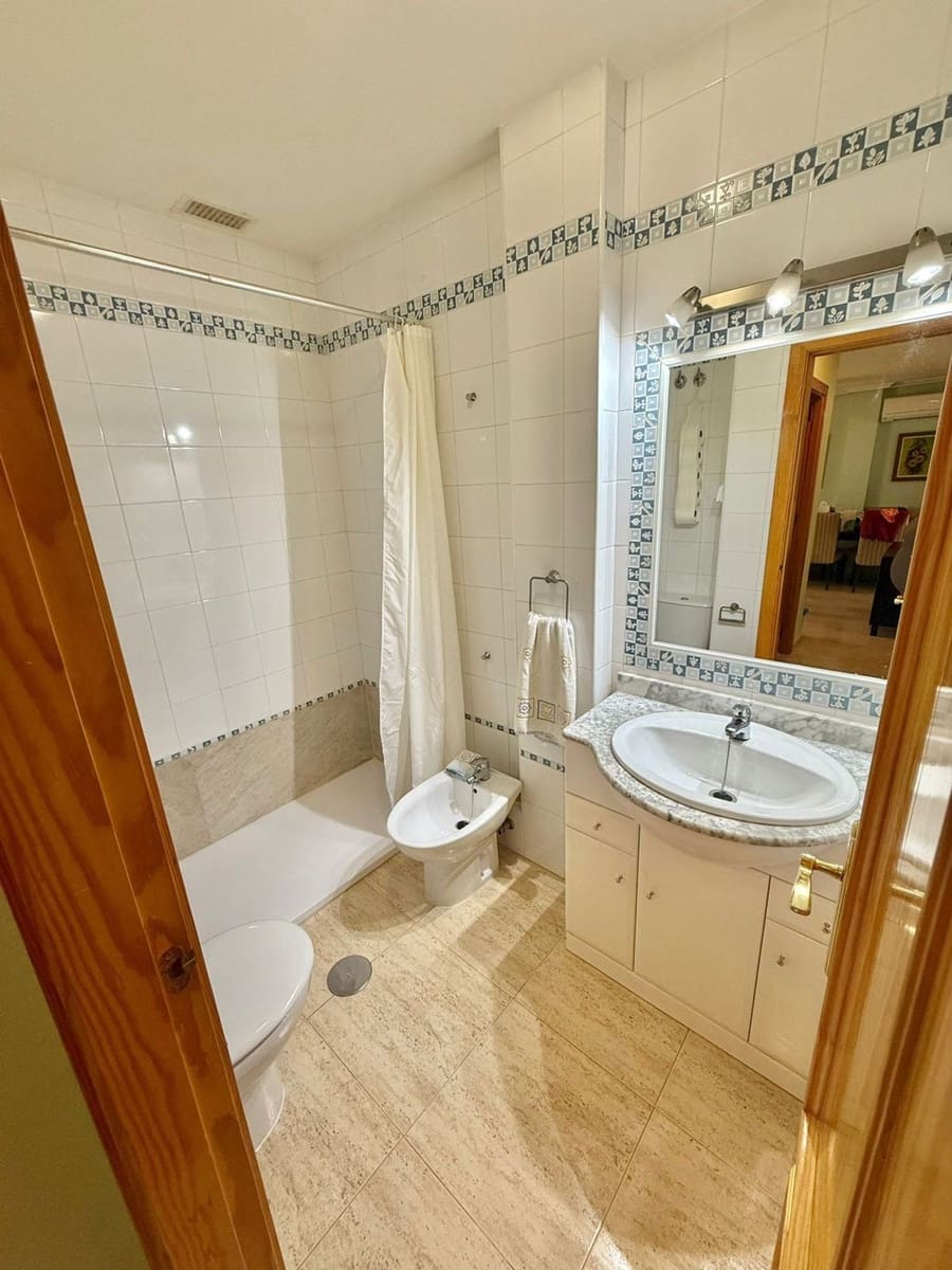 Adosado de 4 habitaciones en Pilar de la Horadada en venta - 254.000 € (Ref: 9468200)