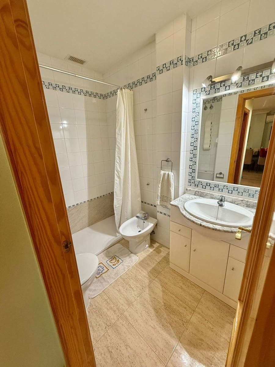 Adosado de 4 habitaciones en Pilar de la Horadada en venta - 254.000 € (Ref: 9468200)