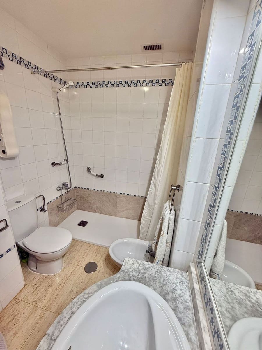 Adosado de 4 habitaciones en Pilar de la Horadada en venta - 254.000 € (Ref: 9468200)