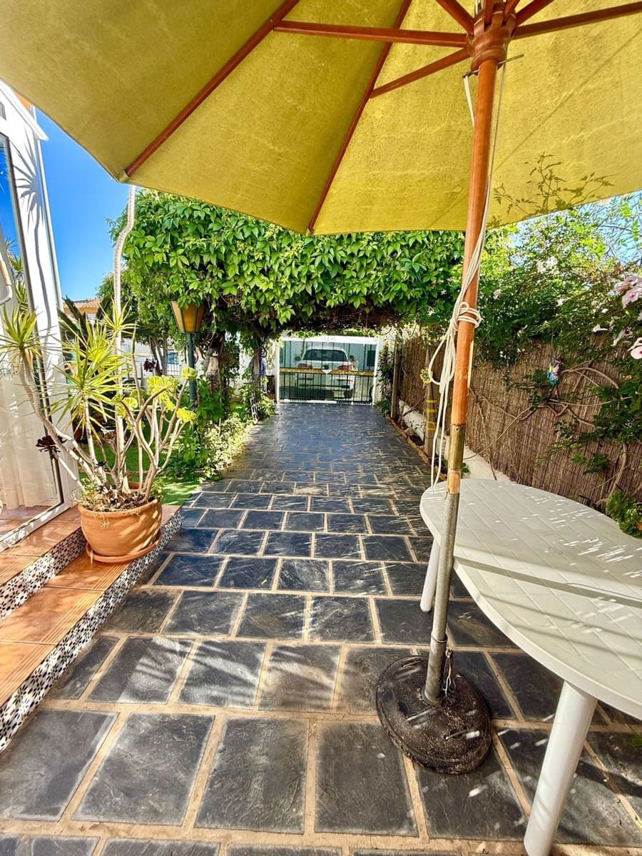 Adosado de 4 habitaciones en Pilar de la Horadada en venta - 254.000 € (Ref: 9468200)