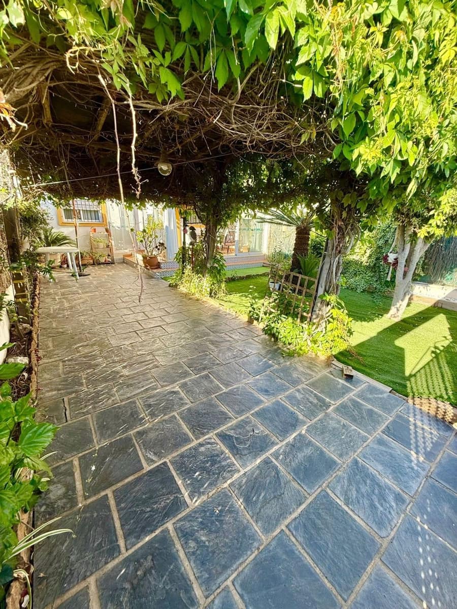 Adosado de 4 habitaciones en Pilar de la Horadada en venta - 254.000 € (Ref: 9468200)