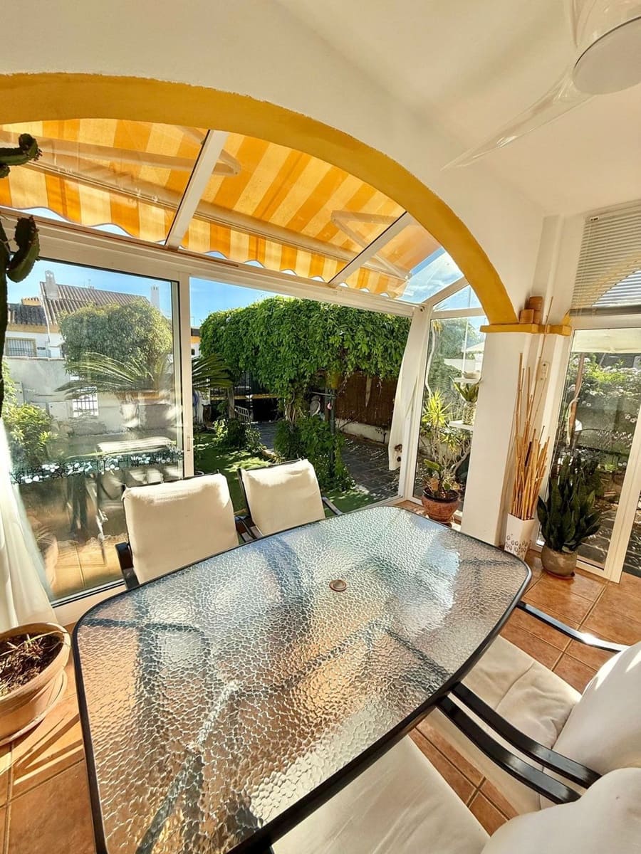 Adosado de 4 habitaciones en Pilar de la Horadada en venta - 254.000 € (Ref: 9468200)