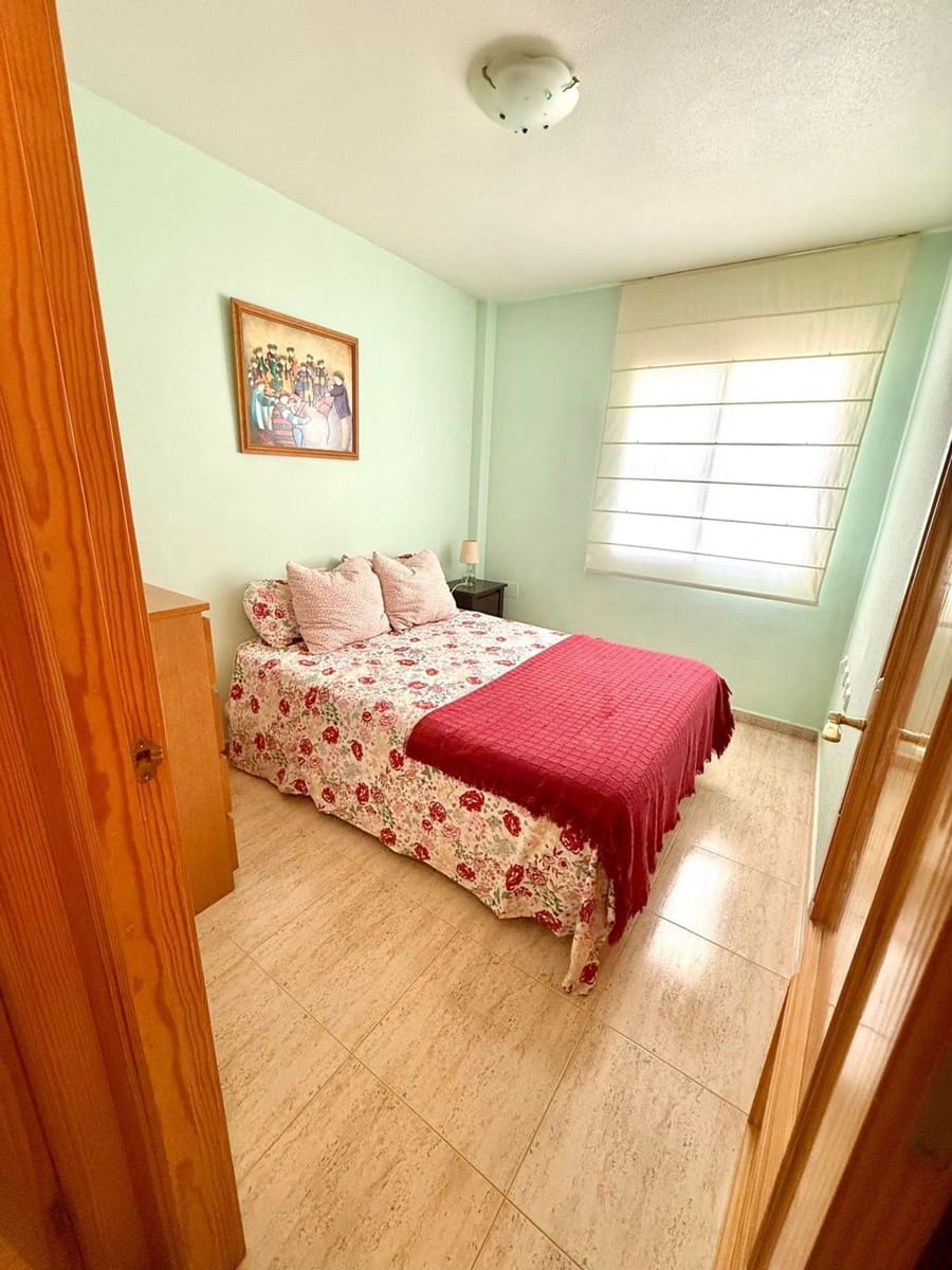 Adosado de 4 habitaciones en Pilar de la Horadada en venta - 254.000 € (Ref: 9468200)