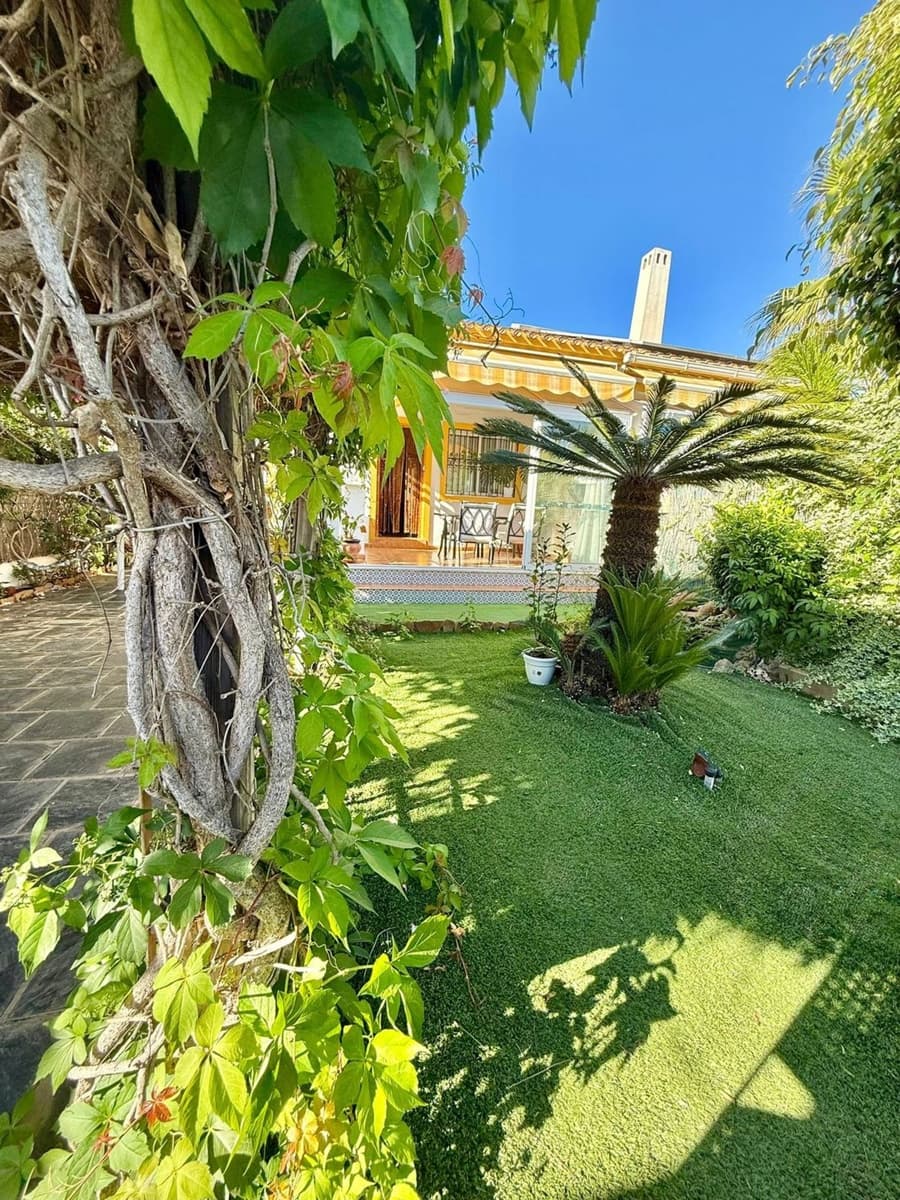 Adosado de 4 habitaciones en Pilar de la Horadada en venta - 254.000 € (Ref: 9468200)