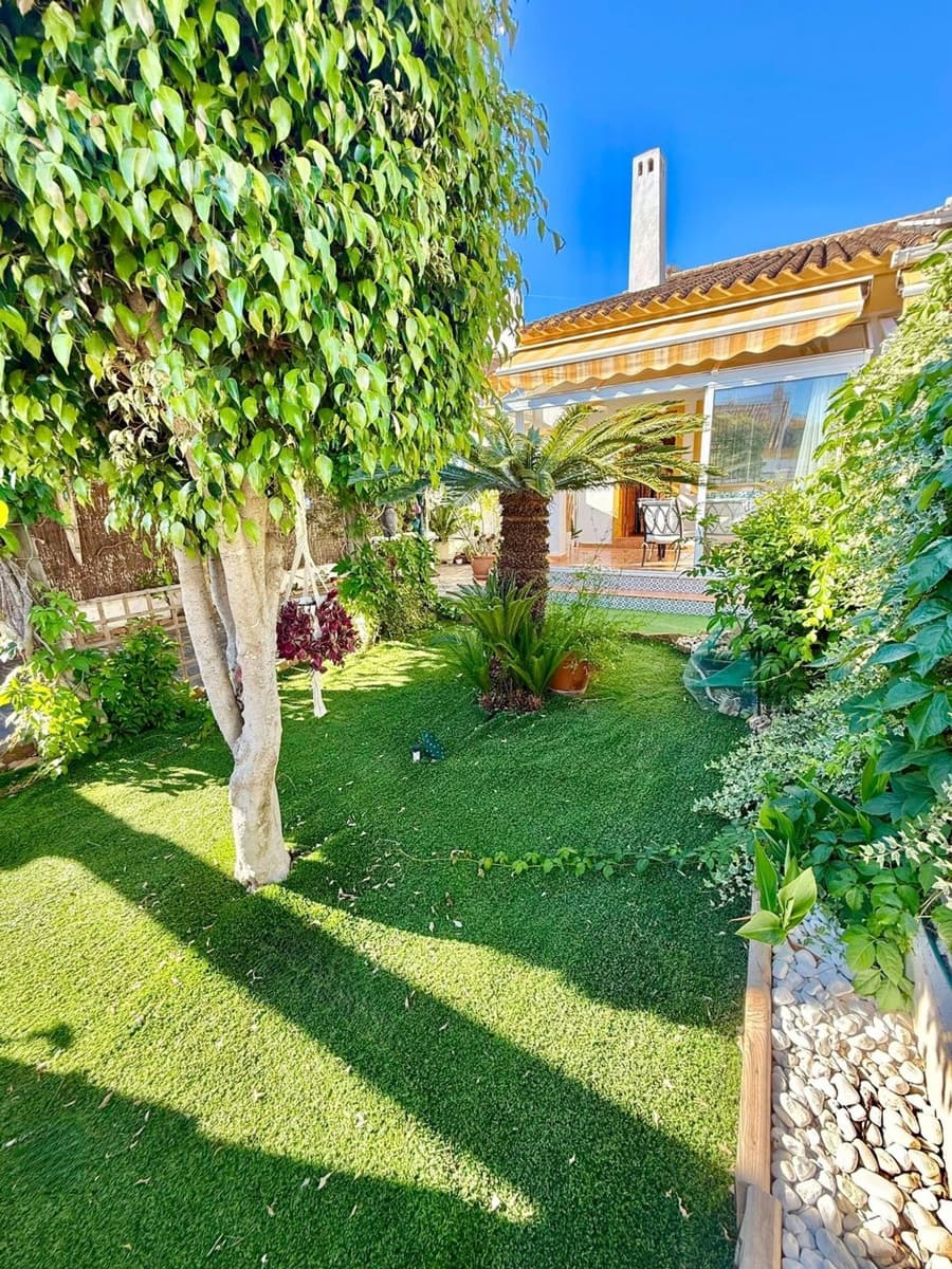 Adosado de 4 habitaciones en Pilar de la Horadada en venta - 254.000 € (Ref: 9468200)