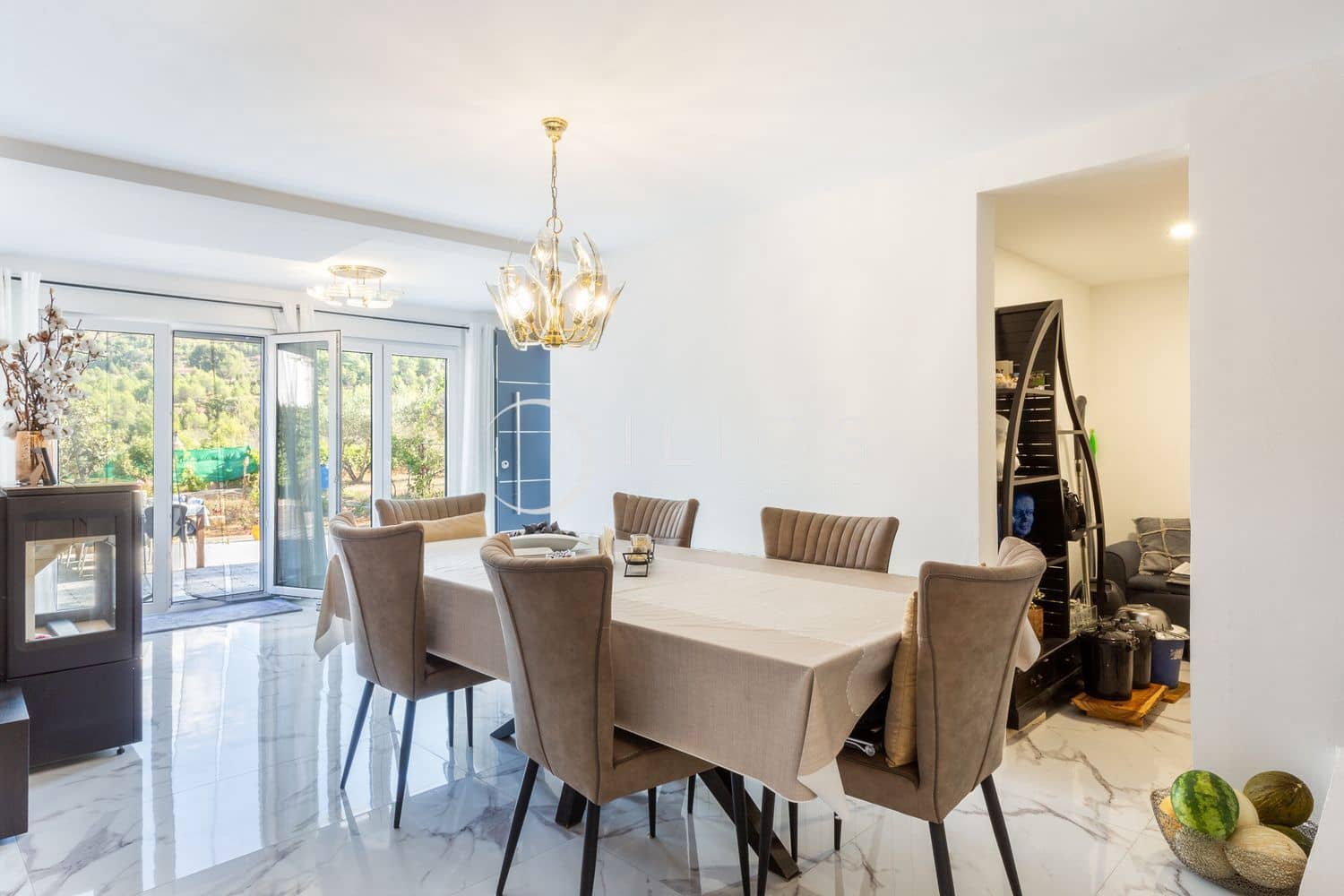 4 bedroom Villa for sale in Bunol with pool garage - € 250,000 (Ref: 9483834)