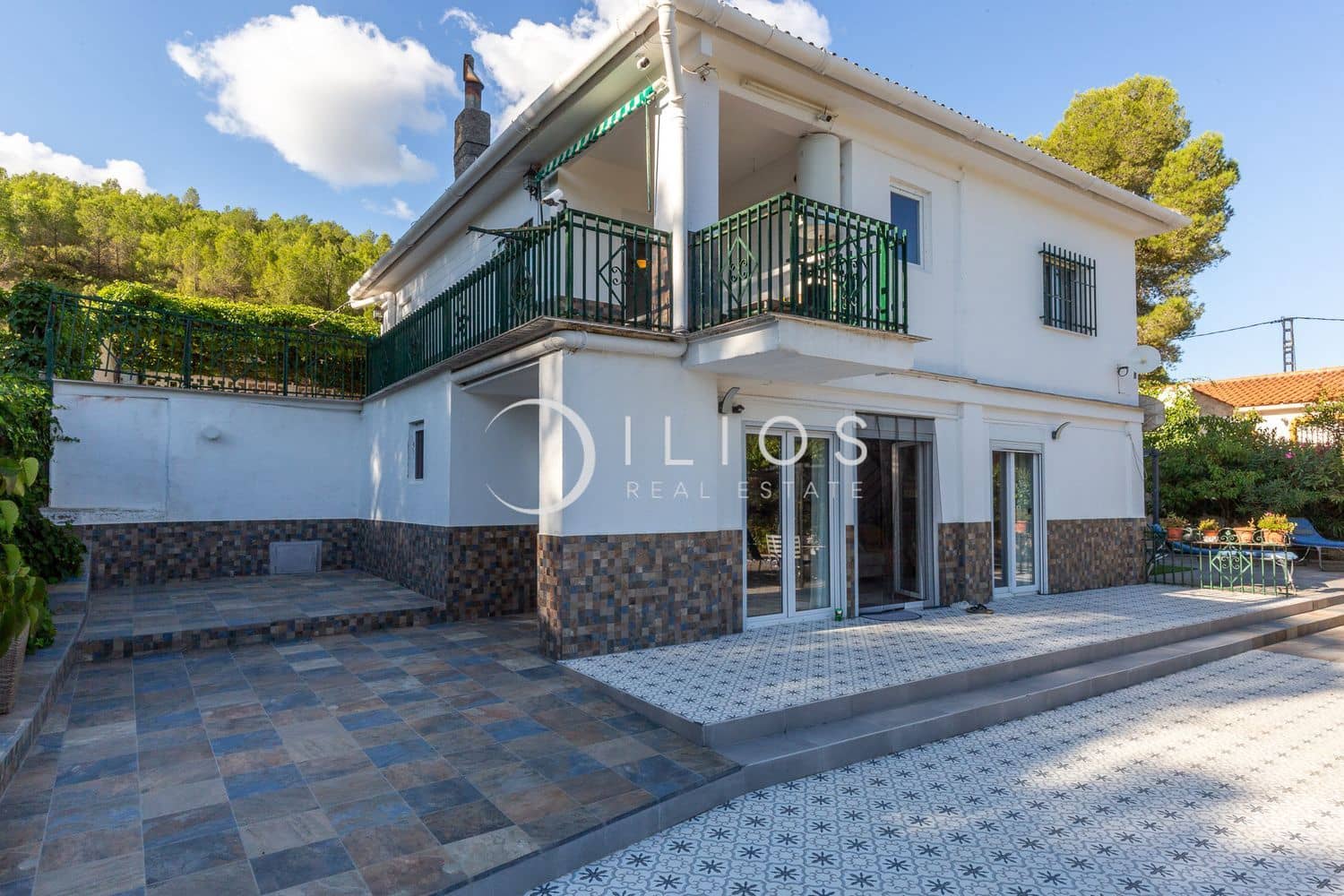 4 bedroom Villa for sale in Bunol with pool garage - € 250,000 (Ref: 9483834)