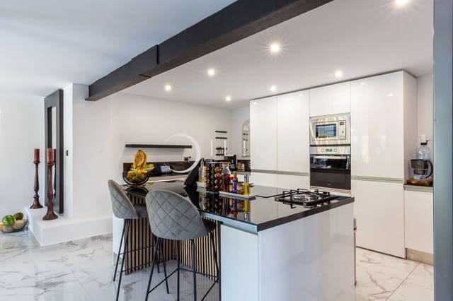 4 soverom Villa til salgs i Buñol med svømmebasseng garasje - € 250 000 (Ref: 9483834)