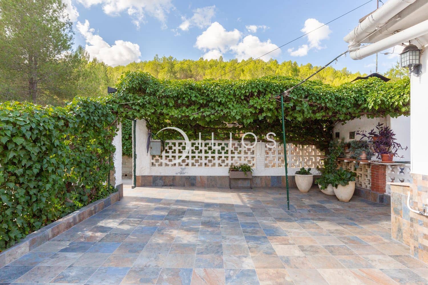 4 bedroom Villa for sale in Bunol with pool garage - € 250,000 (Ref: 9483834)