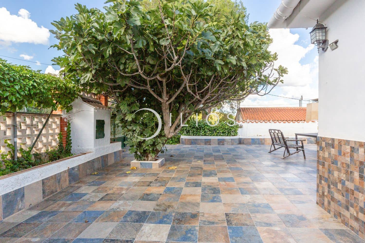 4 bedroom Villa for sale in Bunol with pool garage - € 250,000 (Ref: 9483834)