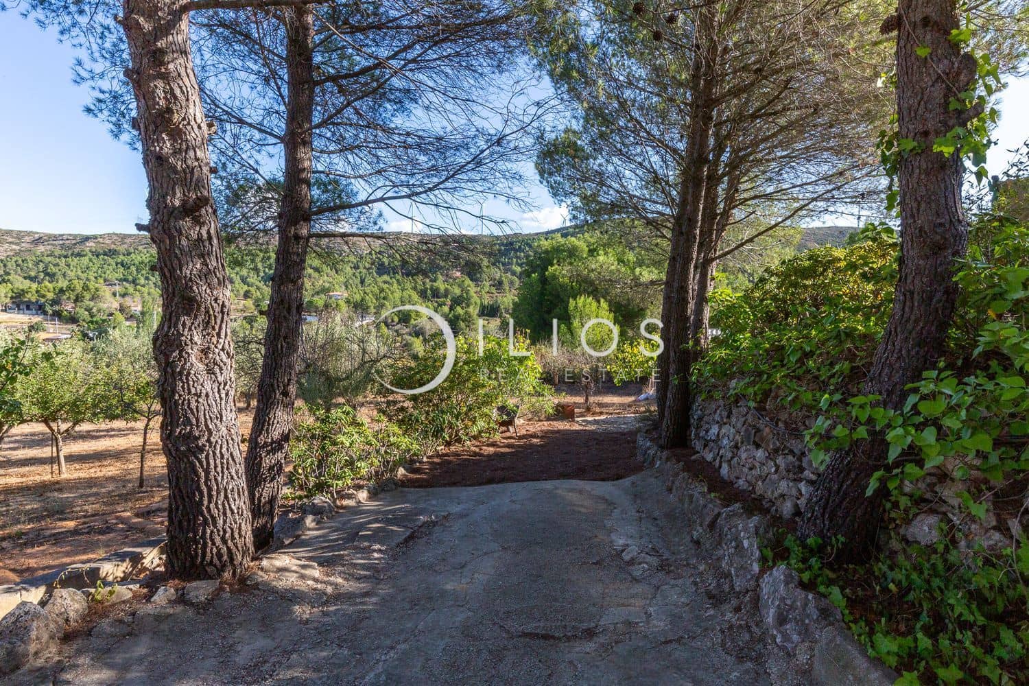 4 bedroom Villa for sale in Bunol with pool garage - € 250,000 (Ref: 9483834)