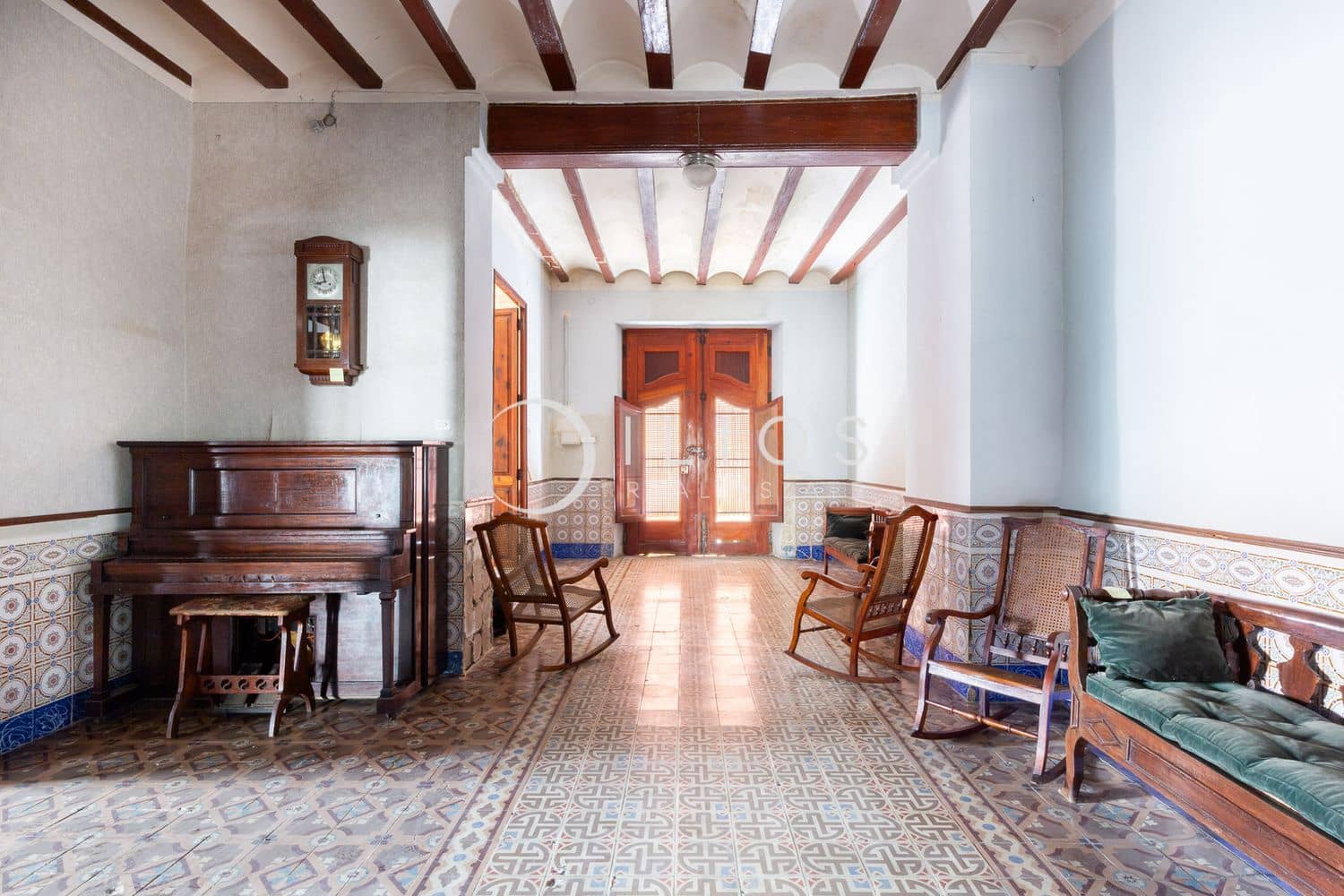 8 bedroom Terraced Villa for sale in Benifaio - € 230,000 (Ref: 9620882)