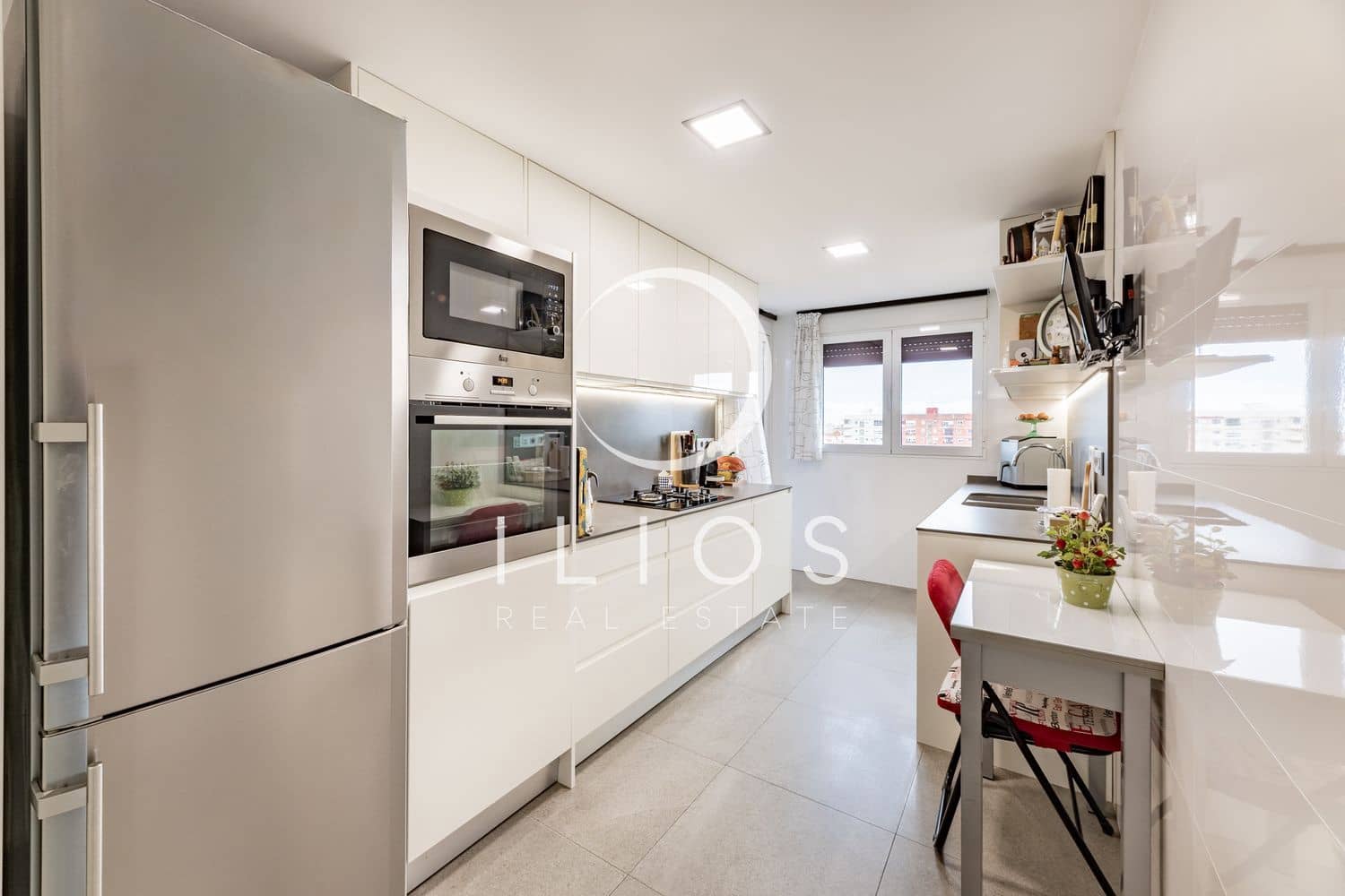 4 sovrum Lägenhet till salu i Valencia stad - 345 000 € (Ref: 9676997)