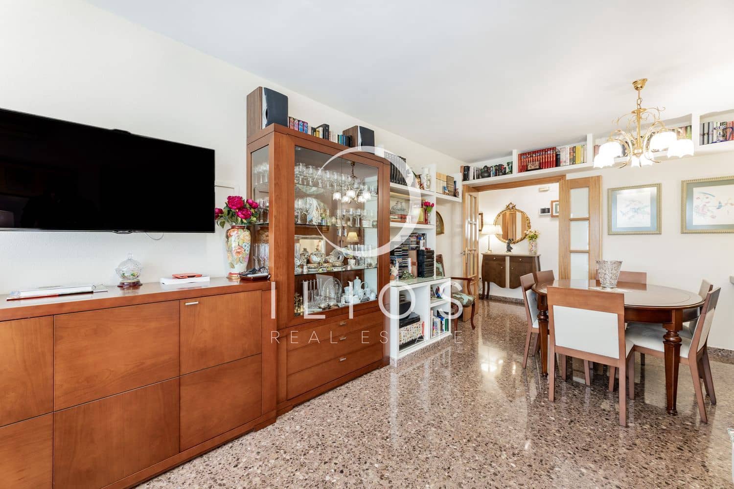 4 sovrum Lägenhet till salu i Valencia stad - 345 000 € (Ref: 9676997)