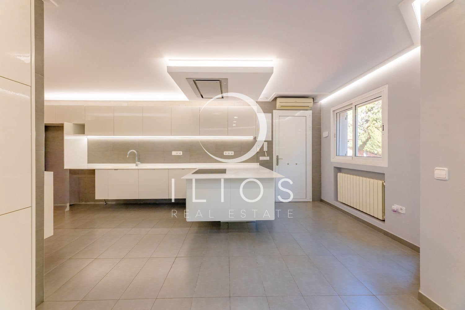 Chalet de 6 habitaciones en València ciudad en alquiler con piscina - 5.500 € (Ref: 9679697)