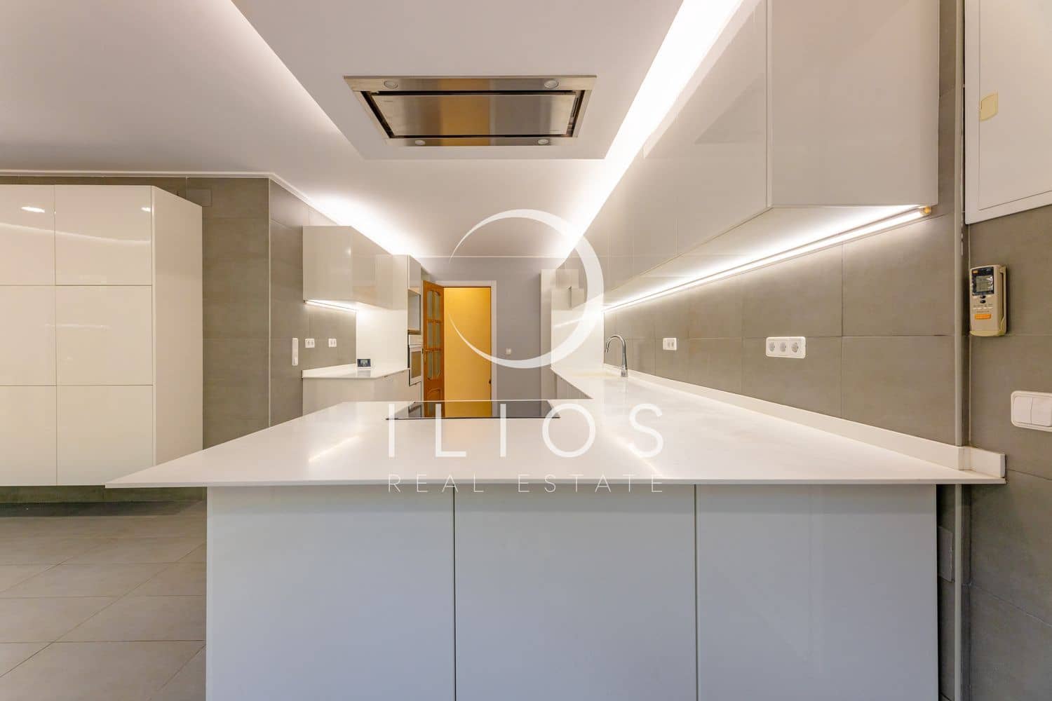 Chalet de 6 habitaciones en València ciudad en alquiler con piscina - 5.500 € (Ref: 9679697)