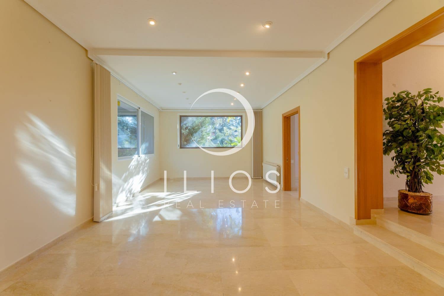 Chalet de 6 habitaciones en València ciudad en alquiler con piscina - 5.500 € (Ref: 9679697)