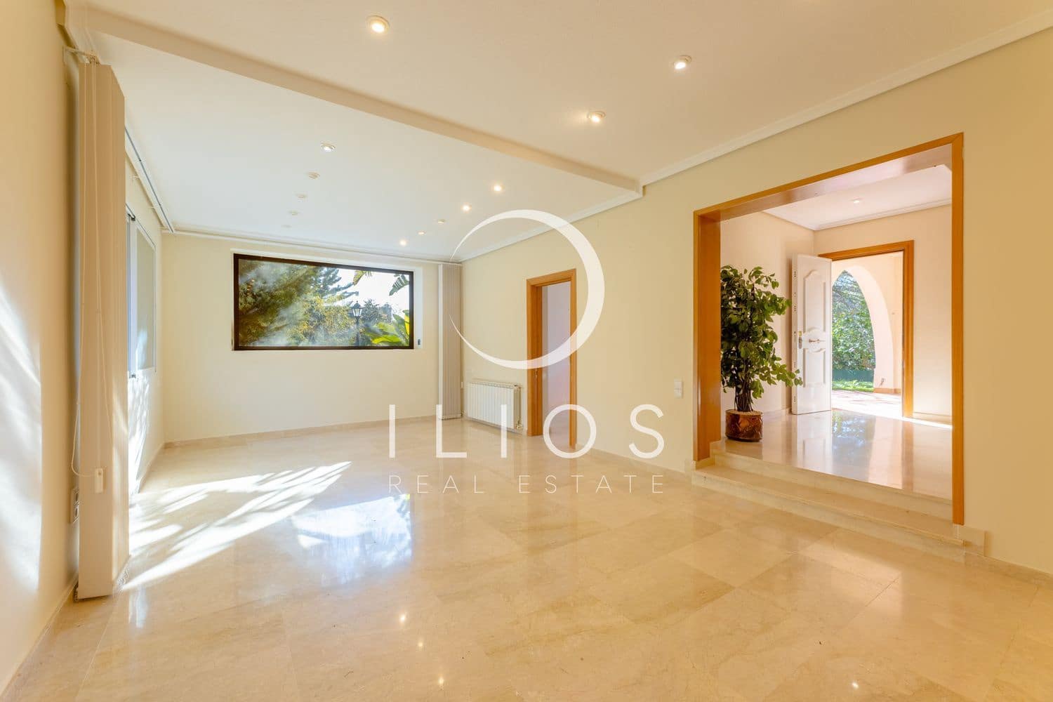 Chalet de 6 habitaciones en València ciudad en alquiler con piscina - 5.500 € (Ref: 9679697)