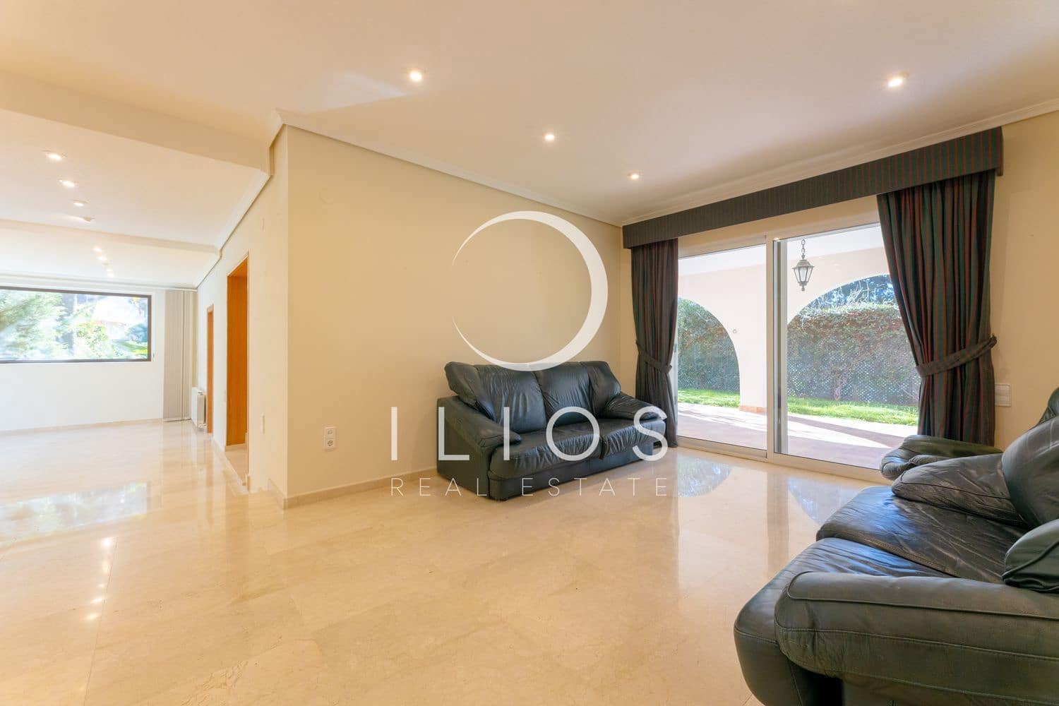 Chalet de 6 habitaciones en València ciudad en alquiler con piscina - 5.500 € (Ref: 9679697)