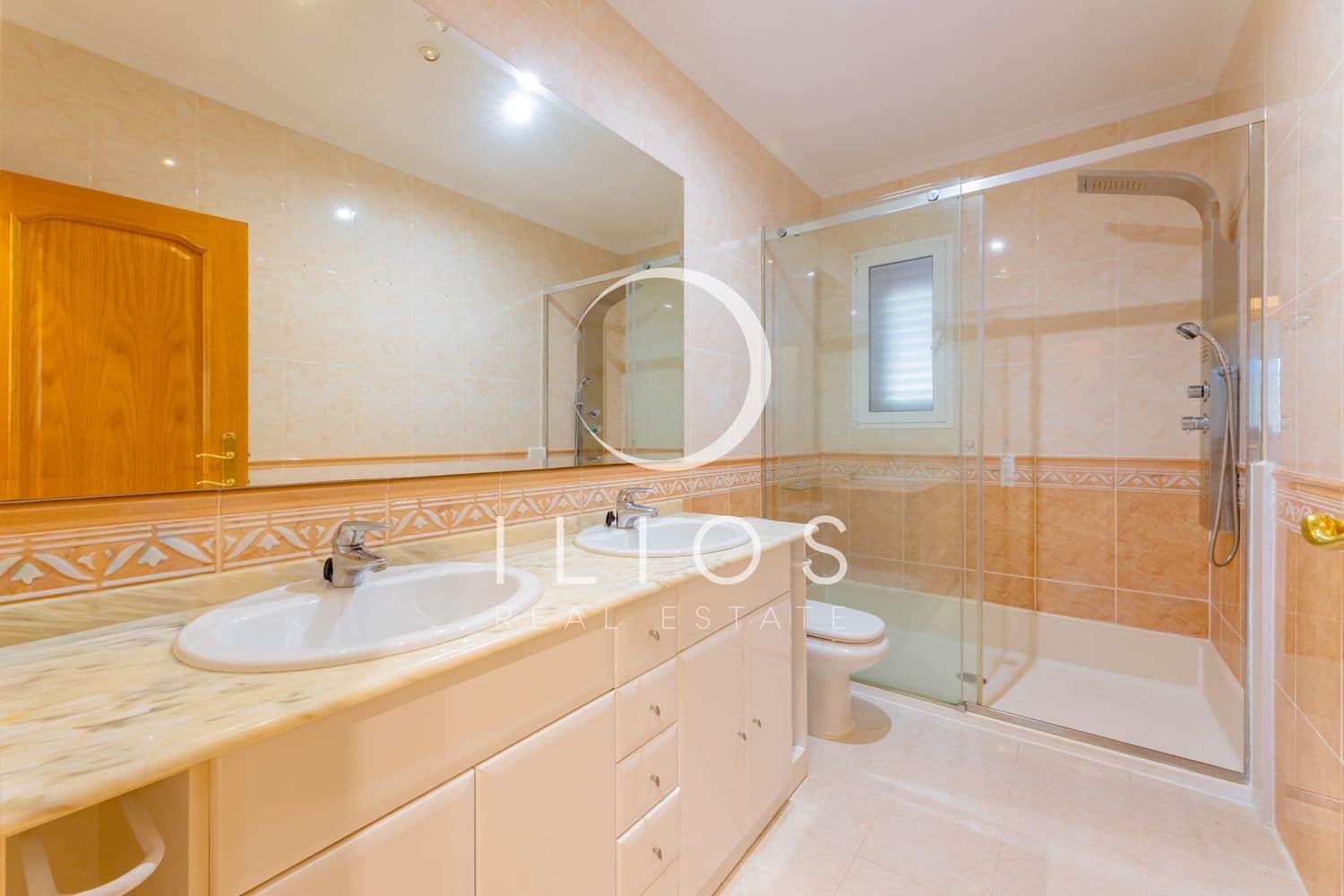Chalet de 6 habitaciones en València ciudad en alquiler con piscina - 5.500 € (Ref: 9679697)