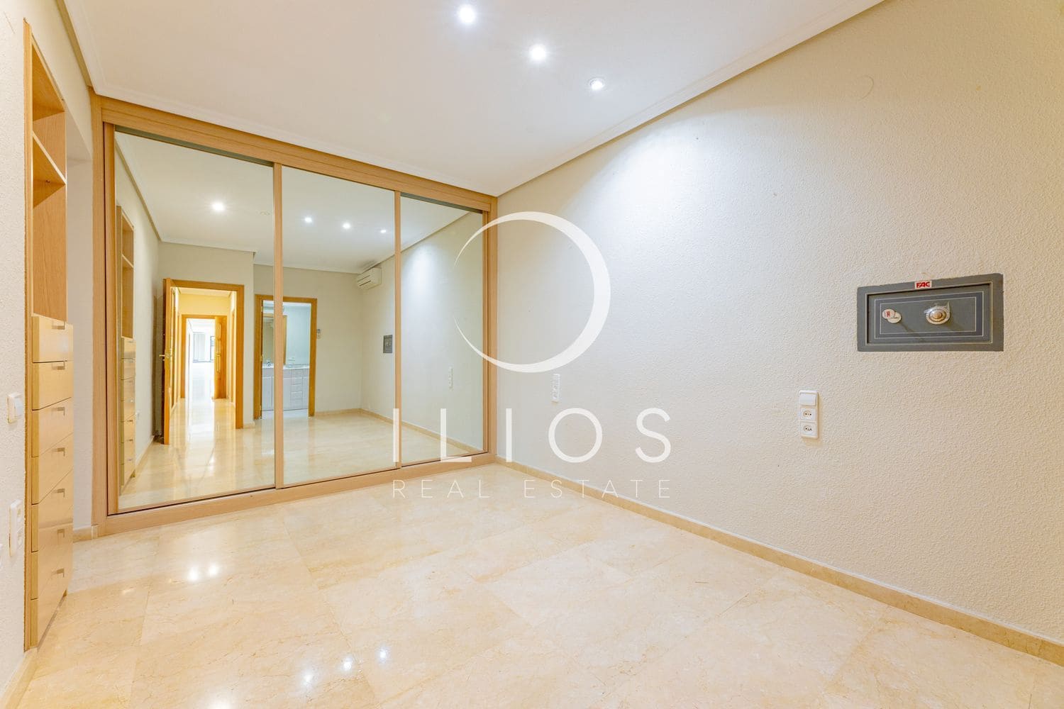 Chalet de 6 habitaciones en València ciudad en alquiler con piscina - 5.500 € (Ref: 9679697)