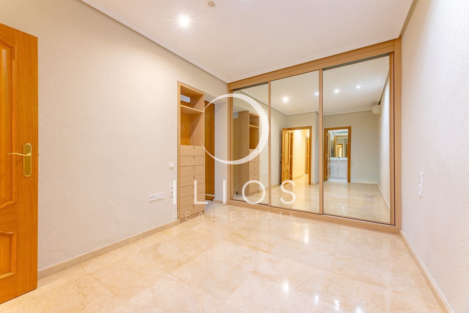 Chalet de 6 habitaciones en València ciudad en alquiler con piscina - 5.500 € (Ref: 9679697)