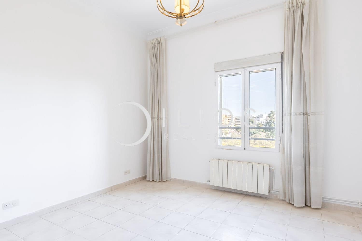 4 soverom Leilighet til leie i Valencia by - € 2 200 (Ref: 9719702)