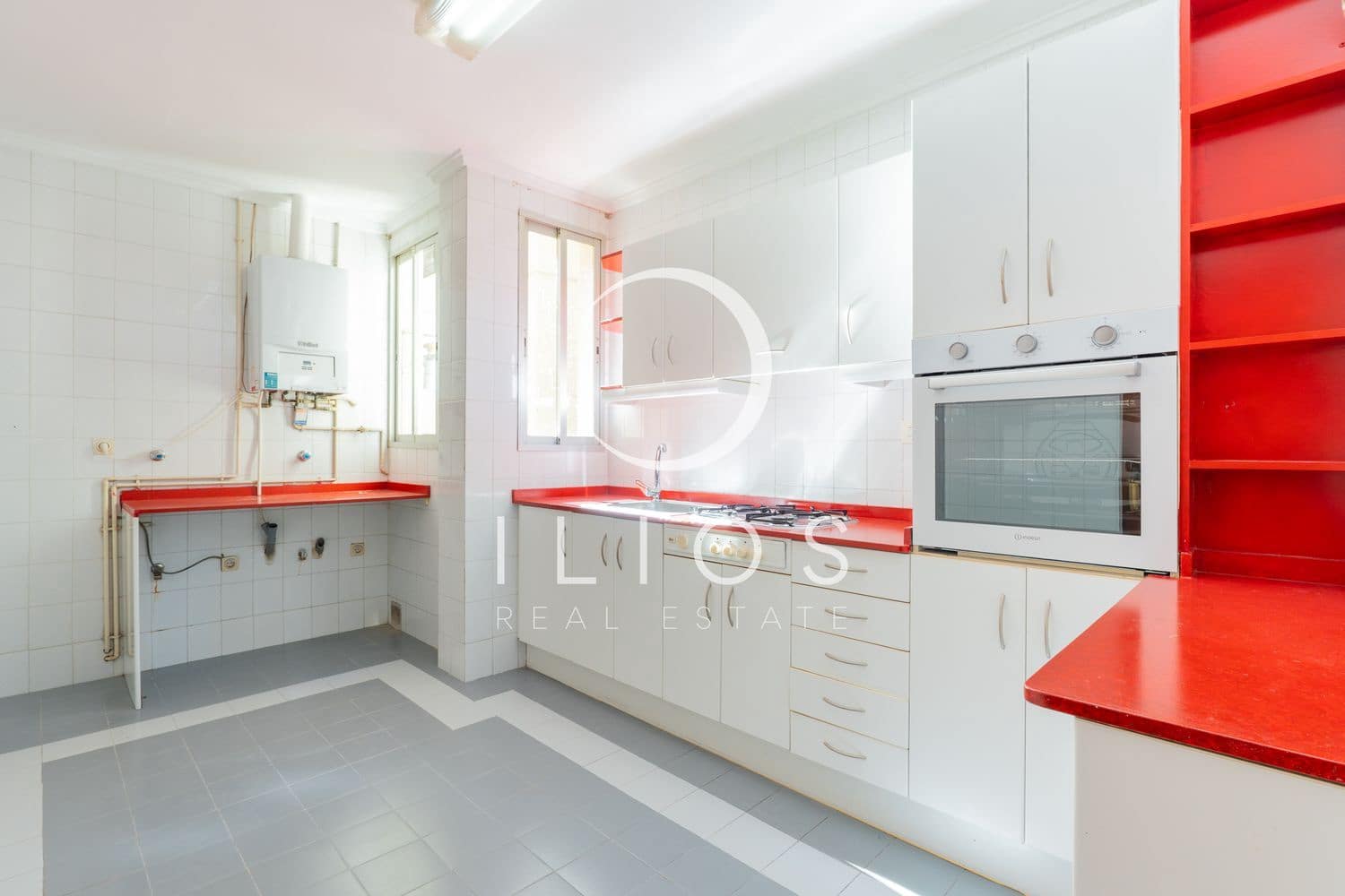 Apartamento de 4 habitaciones en València ciudad en alquiler - 1.950 € (Ref: 9719702)