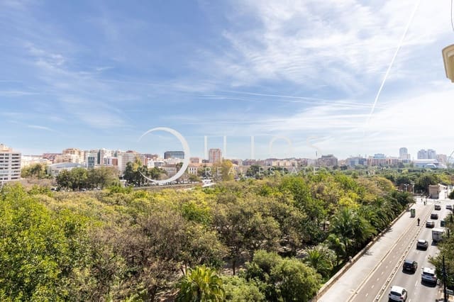 4 quarto Apartamento para arrendar em Sant Francesc, Valência cidade - 1 950 € (Ref: 9719702)