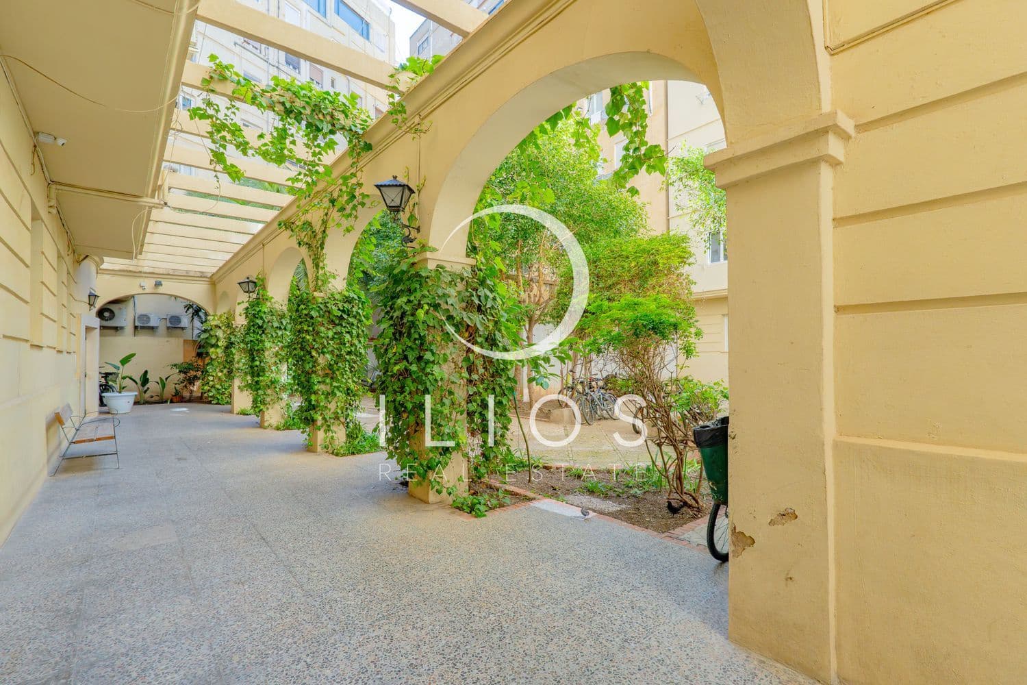 Apartamento de 4 habitaciones en València ciudad en alquiler - 1.950 € (Ref: 9719702)
