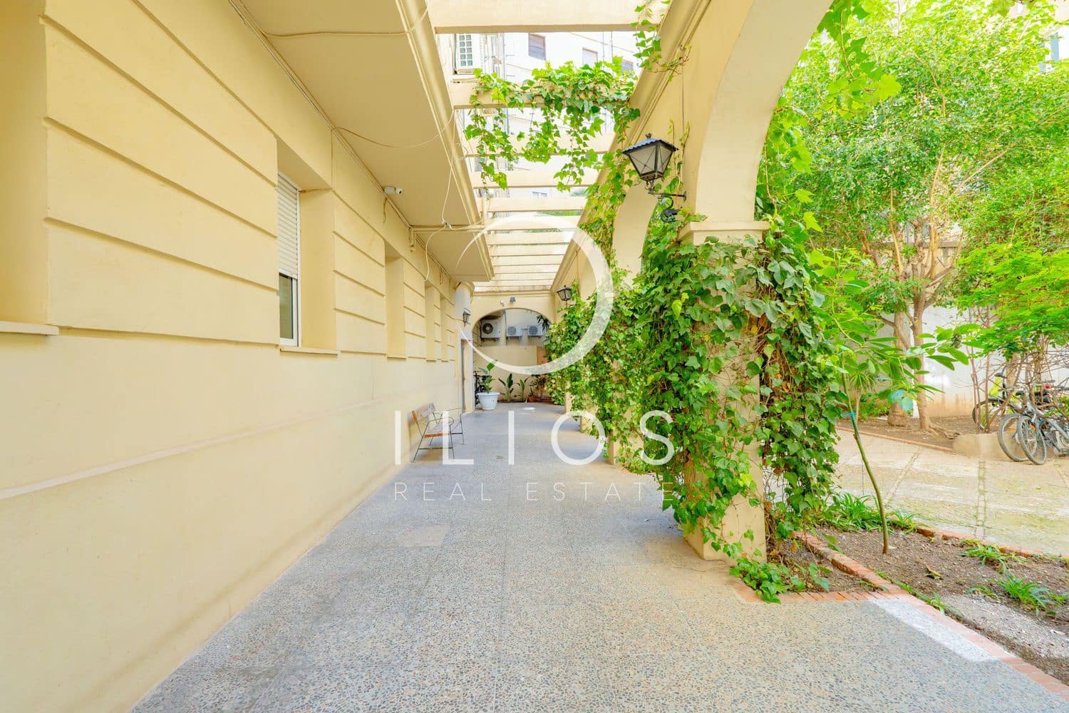 Apartamento de 4 habitaciones en València ciudad en alquiler - 1.950 € (Ref: 9719702)