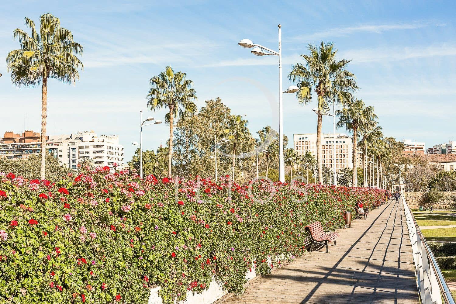 Apartamento de 4 habitaciones en València ciudad en alquiler - 1.950 € (Ref: 9719702)