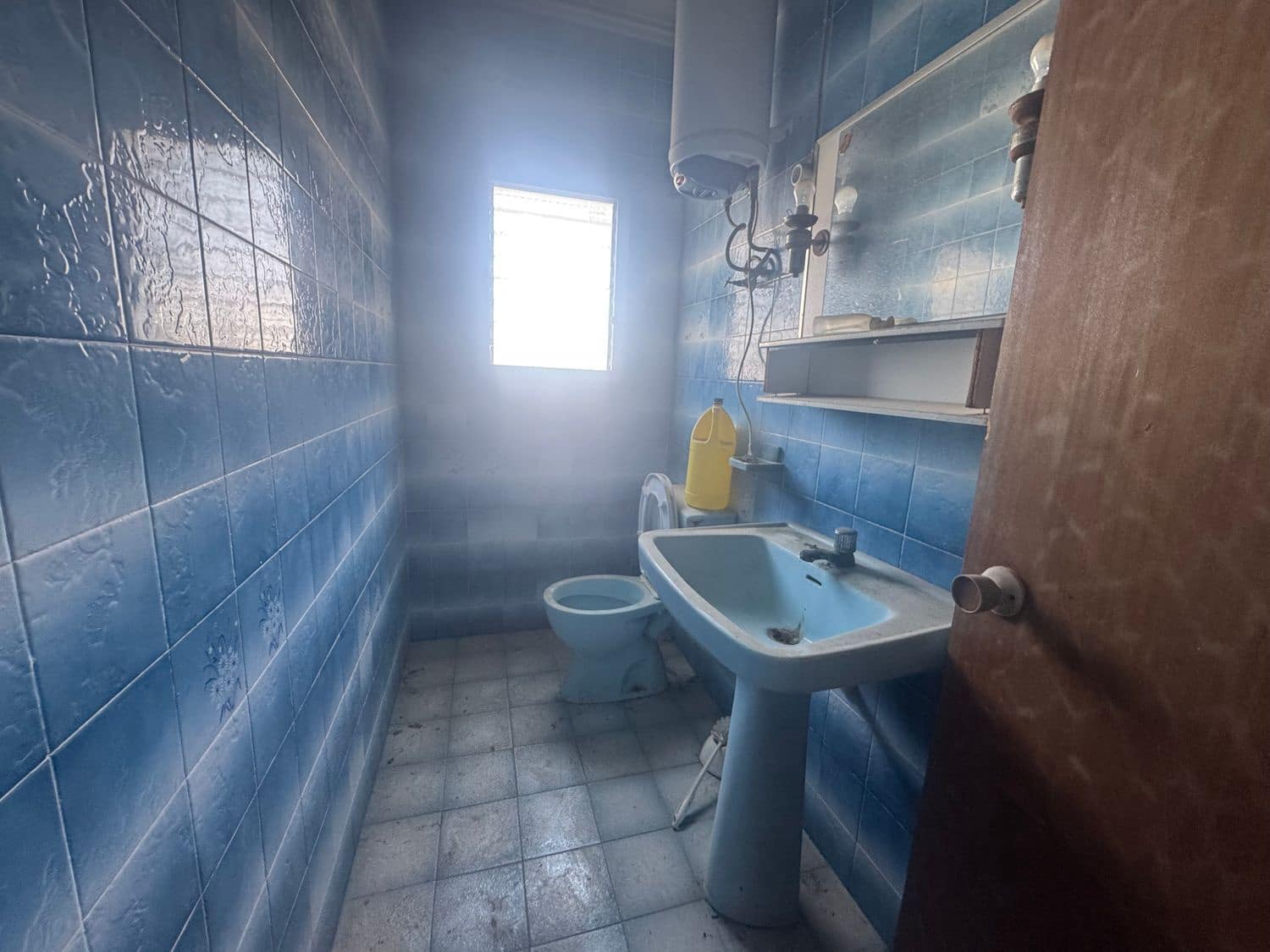 Commercial for sale in Manises - € 155,000 (Ref: 9741639)