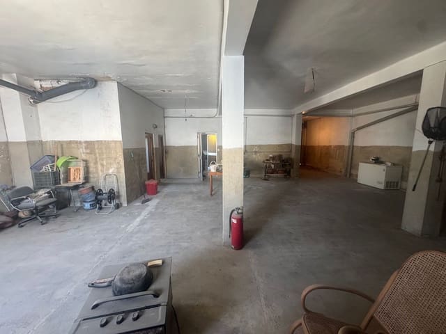 Commercial for sale in Manises - € 155,000 (Ref: 9741639)