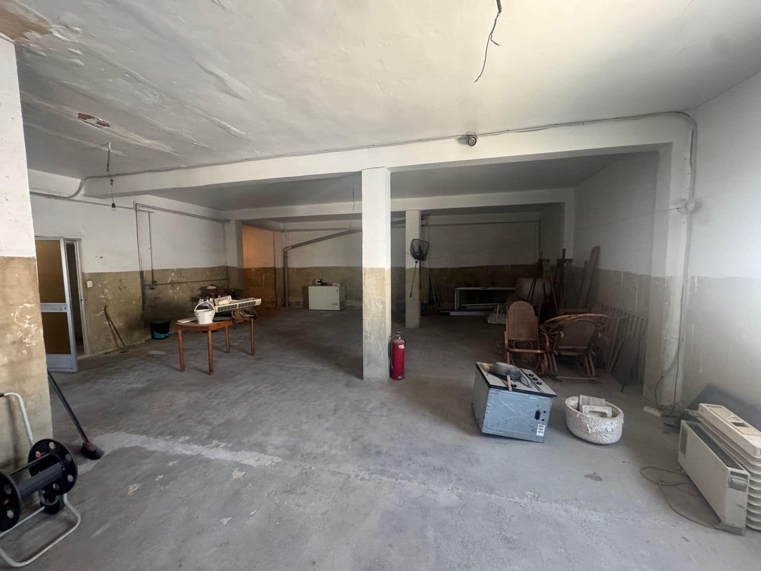 Comercial para venda em Manises - 155 000 € (Ref: 9741639)